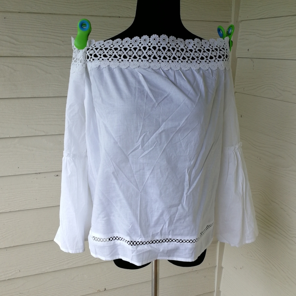 Francesca's crisp 100% cotton blouse